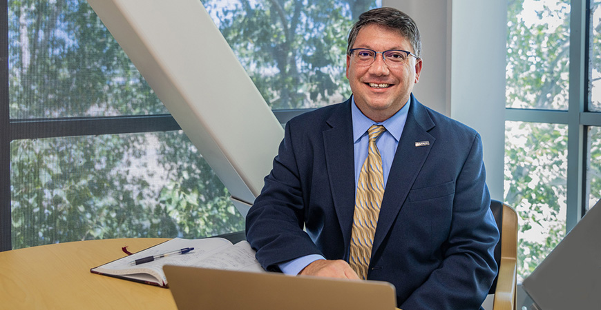 Hrant P. Hratchian now leads UC Merced's Graduate Division.